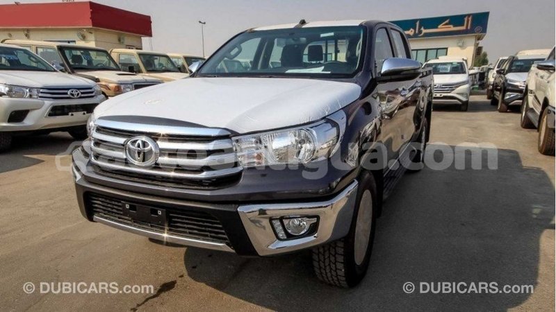 Big with watermark toyota hilux antigua import dubai 2356
