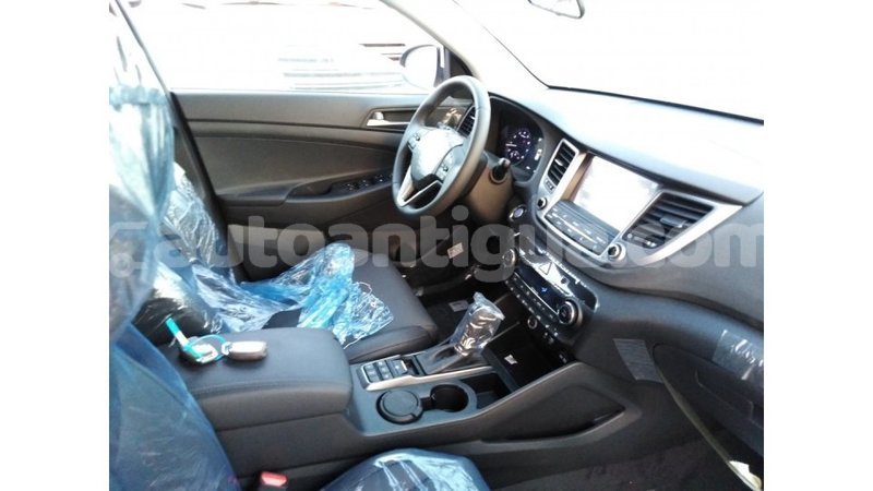 Big with watermark hyundai tucson antigua import dubai 2358