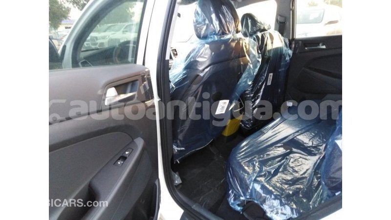 Big with watermark hyundai tucson antigua import dubai 2358