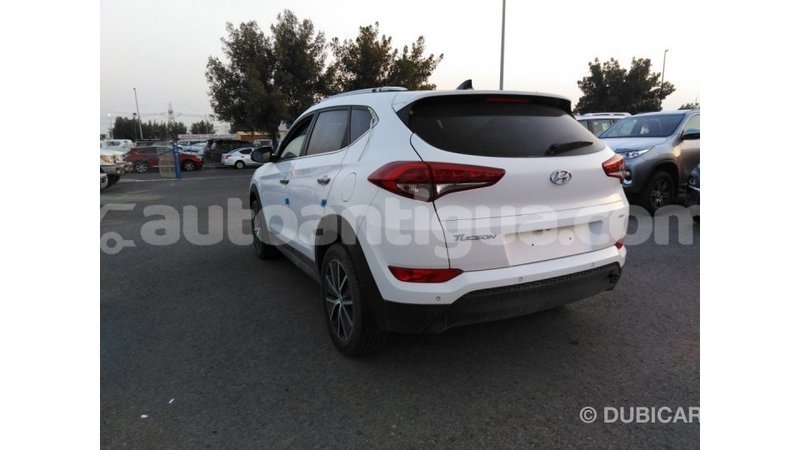 Big with watermark hyundai tucson antigua import dubai 2358