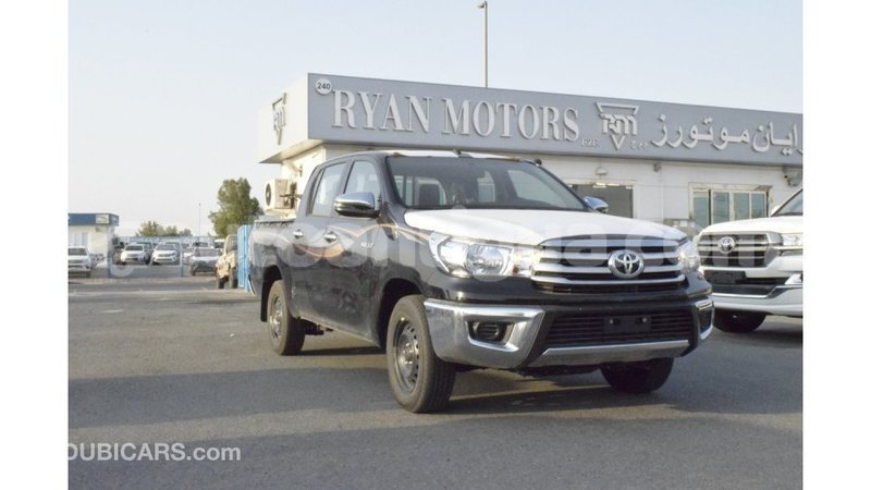 Big with watermark toyota hilux antigua import dubai 2359