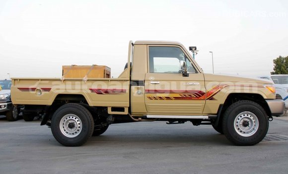 Buy Import Toyota Land Cruiser Beige Car in Import - Dubai in Antigua Buy Import Toyota Land Cruiser Beige Car in Import - Dubai in Antigua