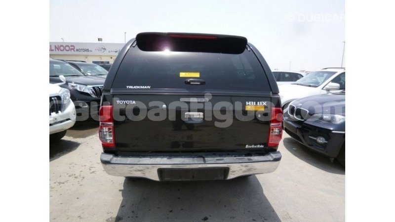 Big with watermark toyota hilux antigua import dubai 2368