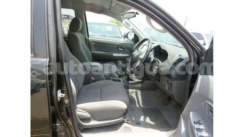Big with watermark toyota hilux antigua import dubai 2368