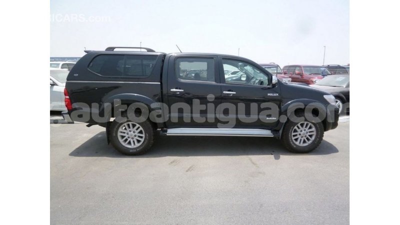 Big with watermark toyota hilux antigua import dubai 2368