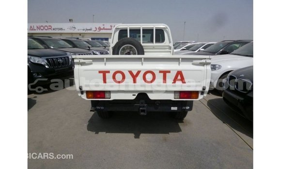 Buy Import Toyota Land Cruiser White Car in Import - Dubai in Antigua Buy Import Toyota Land Cruiser White Car in Import - Dubai in Antigua