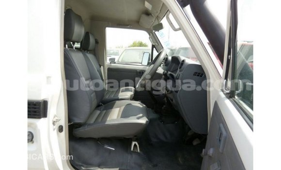 Buy Import Toyota Land Cruiser White Car in Import - Dubai in Antigua Buy Import Toyota Land Cruiser White Car in Import - Dubai in Antigua