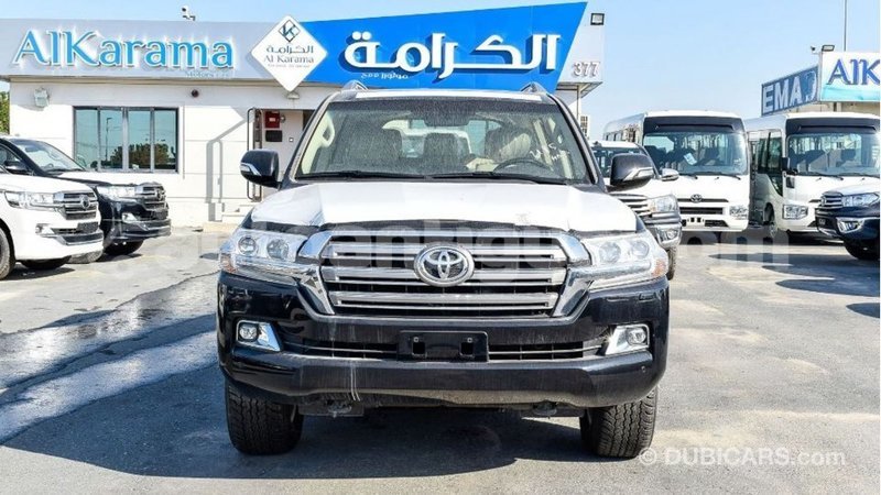 Big with watermark toyota land cruiser antigua import dubai 2371