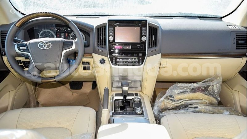 Big with watermark toyota land cruiser antigua import dubai 2371