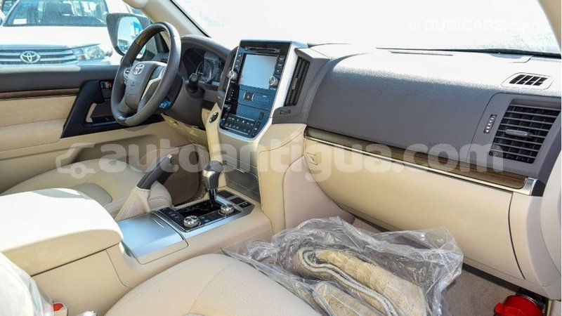 Big with watermark toyota land cruiser antigua import dubai 2371