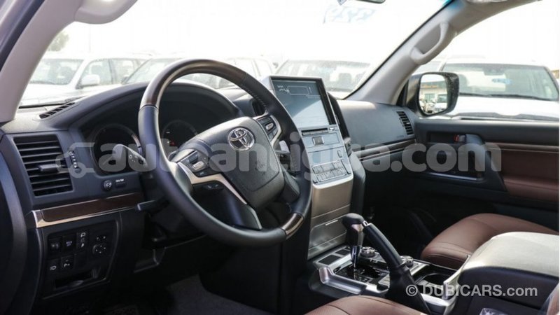 Big with watermark toyota land cruiser antigua import dubai 2372