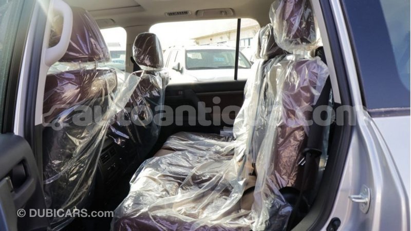 Big with watermark toyota land cruiser antigua import dubai 2372