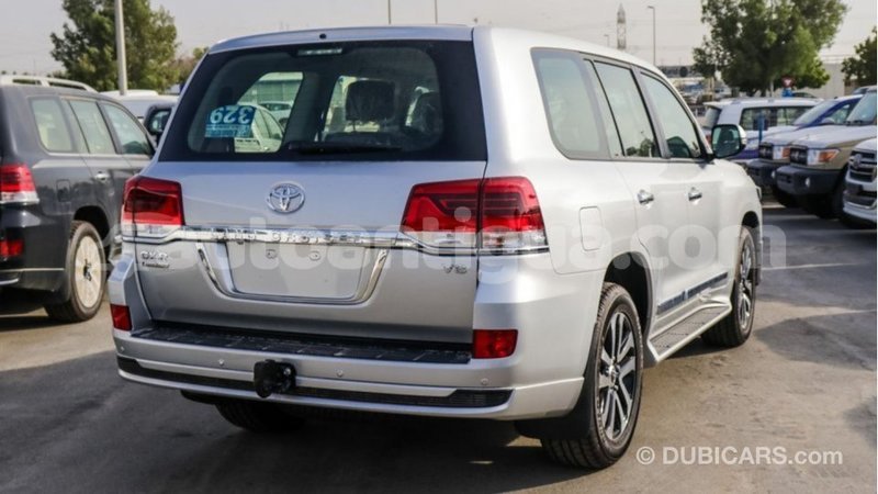 Big with watermark toyota land cruiser antigua import dubai 2372