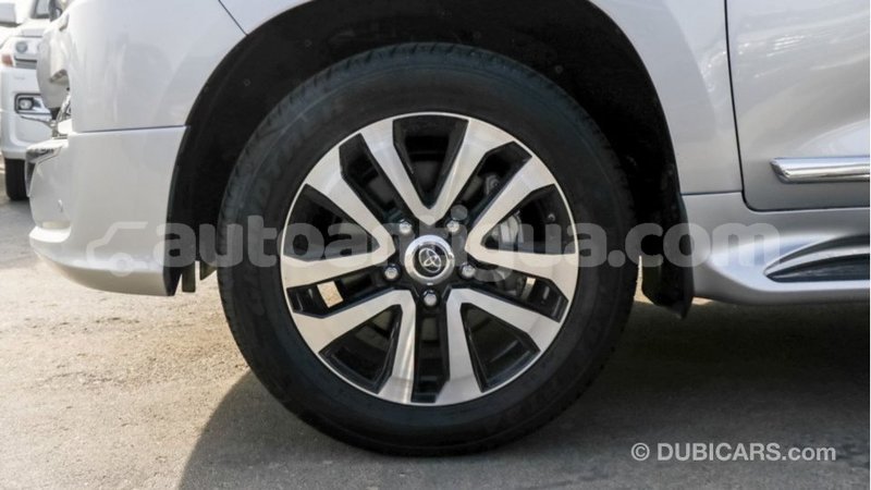 Big with watermark toyota land cruiser antigua import dubai 2372