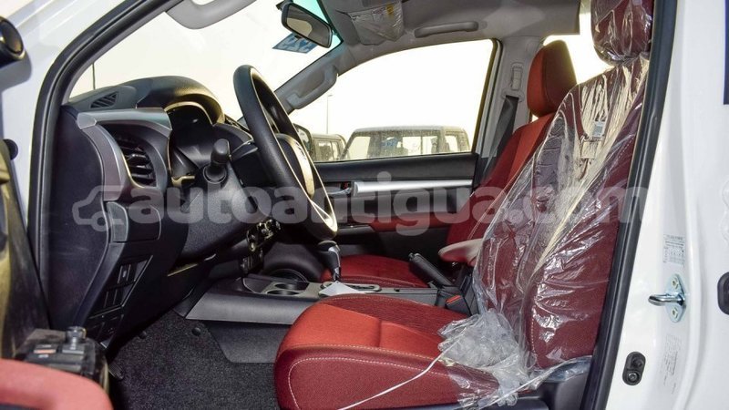 Big with watermark toyota hilux antigua import dubai 2376