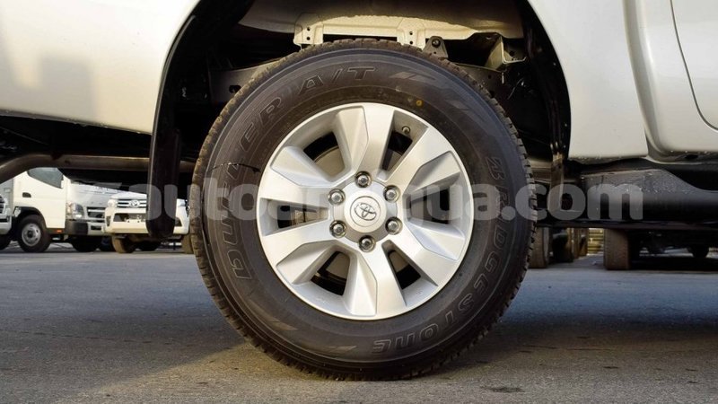 Big with watermark toyota hilux antigua import dubai 2376