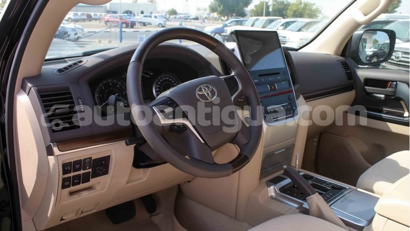 Big with watermark toyota land cruiser antigua import dubai 2377