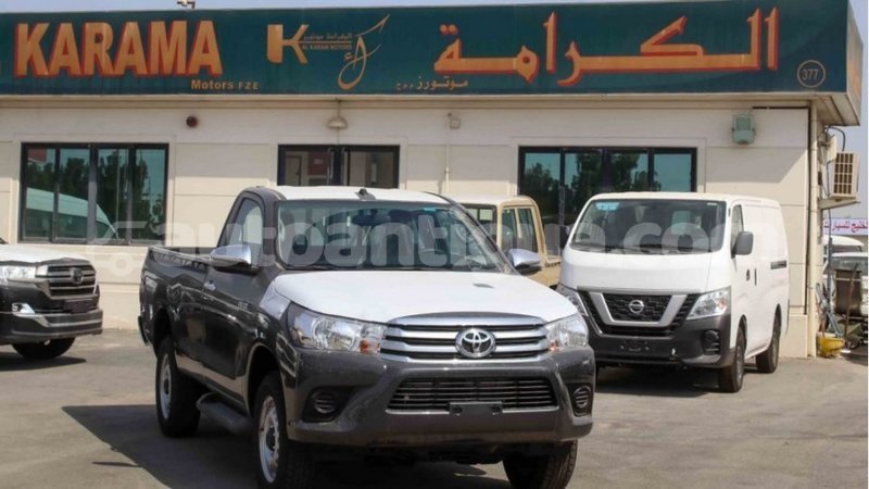 Big with watermark toyota hilux antigua import dubai 2379