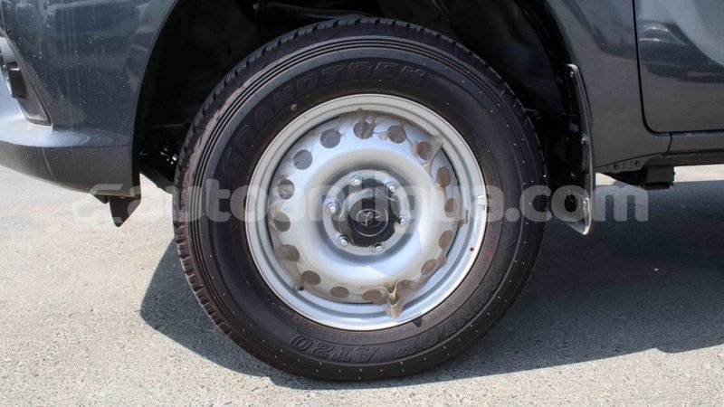 Big with watermark toyota hilux antigua import dubai 2384