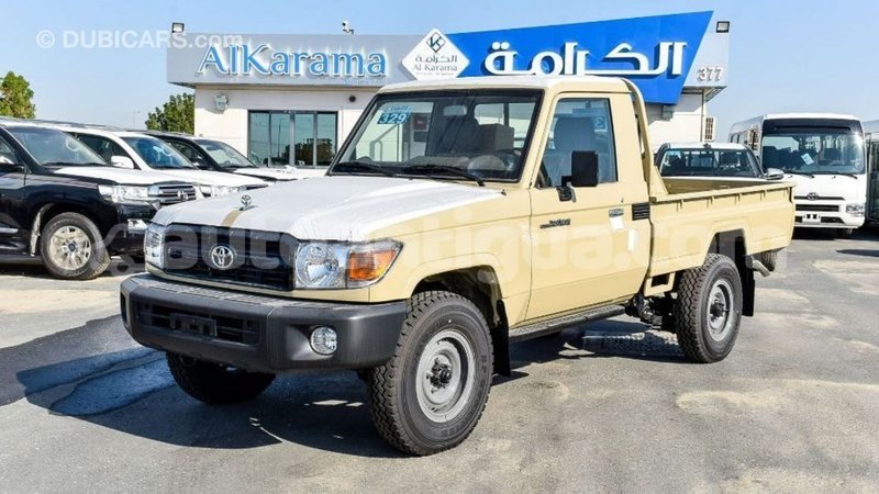 Big with watermark toyota land cruiser antigua import dubai 2389