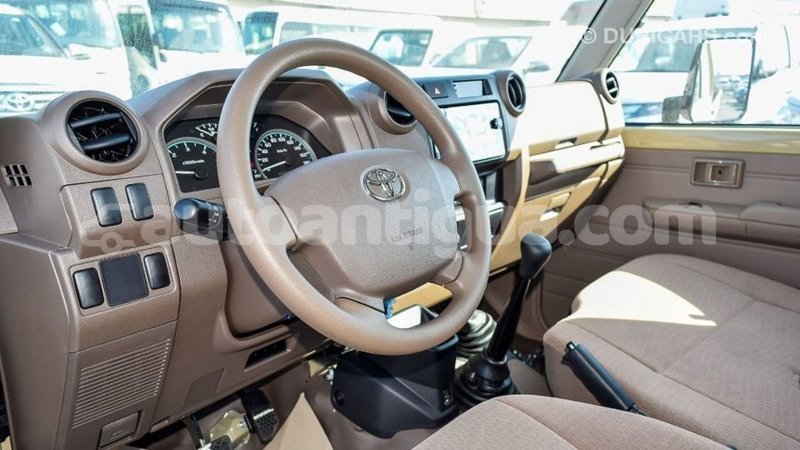 Big with watermark toyota land cruiser antigua import dubai 2389