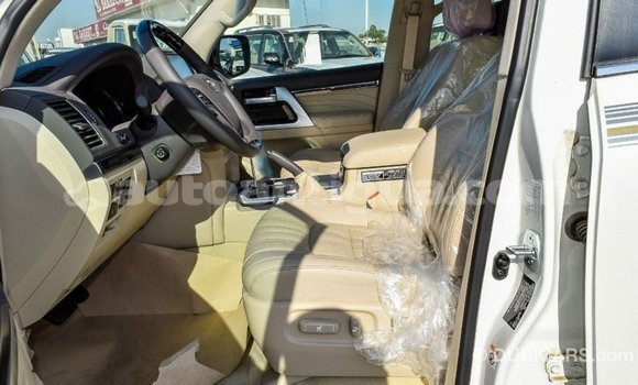 Buy Import Toyota Land Cruiser White Car in Import - Dubai in Antigua Buy Import Toyota Land Cruiser White Car in Import - Dubai in Antigua