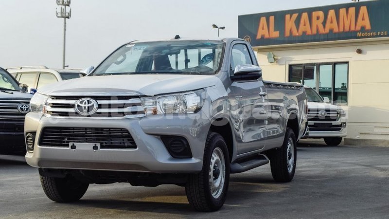 Big with watermark toyota hilux antigua import dubai 2394