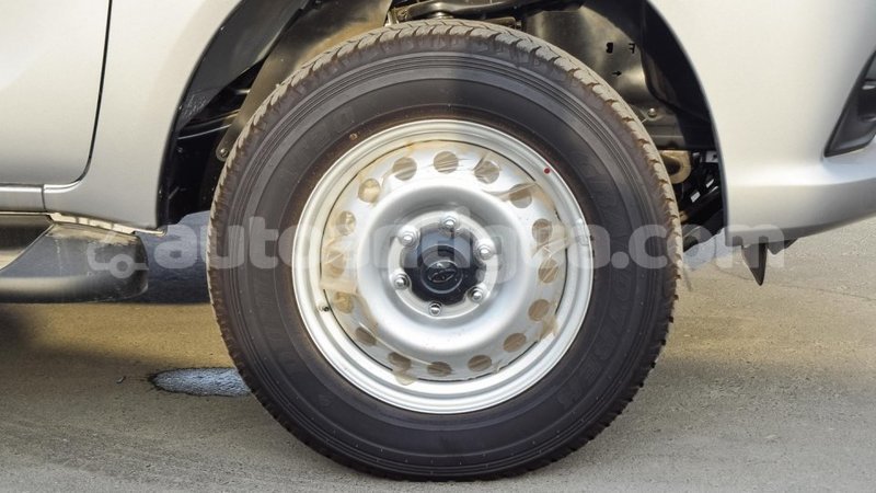 Big with watermark toyota hilux antigua import dubai 2394