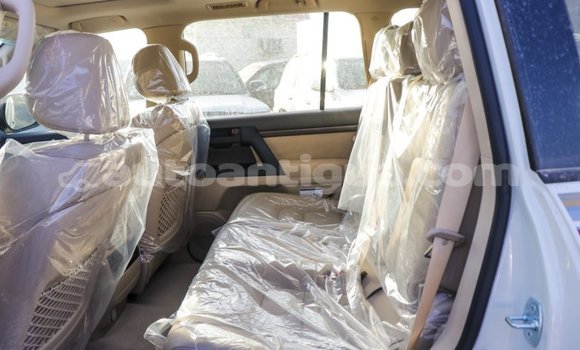Buy Import Toyota Land Cruiser White Car in Import - Dubai in Antigua Buy Import Toyota Land Cruiser White Car in Import - Dubai in Antigua