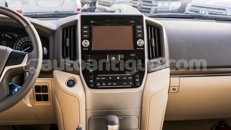 Big with watermark toyota land cruiser antigua import dubai 2397