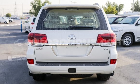 Buy Import Toyota Land Cruiser White Car in Import - Dubai in Antigua Buy Import Toyota Land Cruiser White Car in Import - Dubai in Antigua