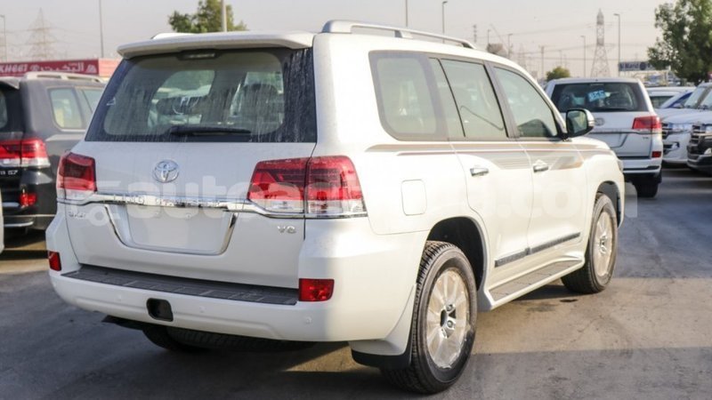 Big with watermark toyota land cruiser antigua import dubai 2397