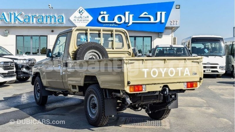 Big with watermark toyota land cruiser antigua import dubai 2399
