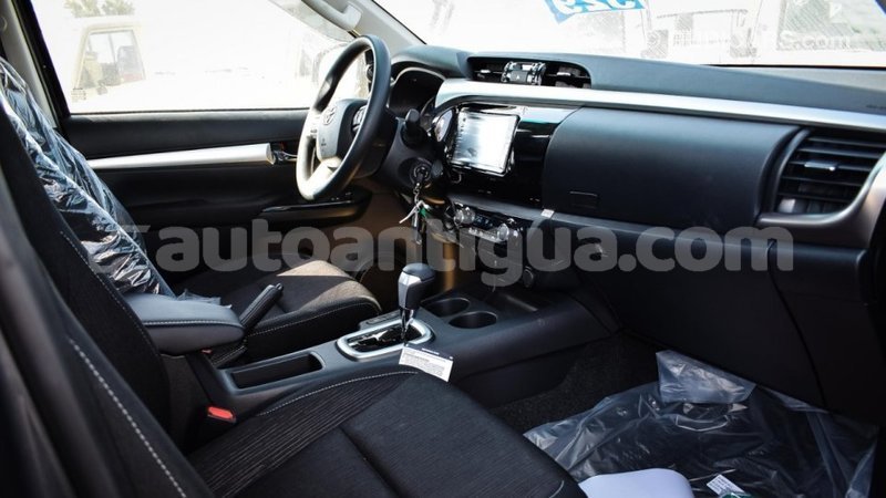 Big with watermark toyota hilux antigua import dubai 2404