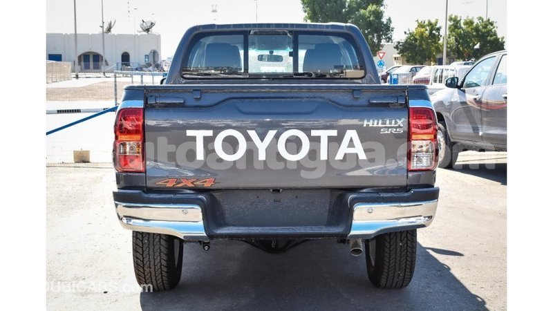 Big with watermark toyota hilux antigua import dubai 2404