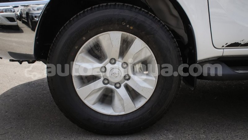 Big with watermark toyota hilux antigua import dubai 2406