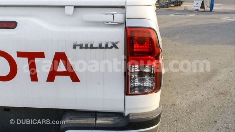 Big with watermark toyota hilux antigua import dubai 2410