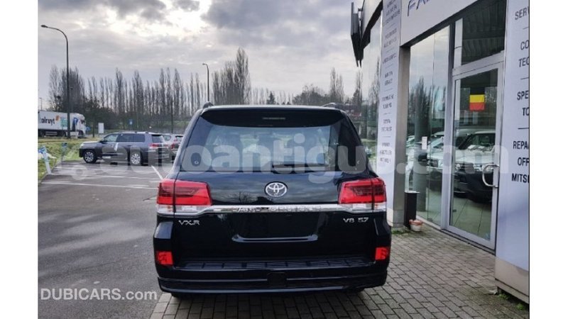 Big with watermark toyota land cruiser antigua import dubai 2412
