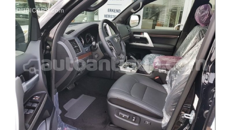 Big with watermark toyota land cruiser antigua import dubai 2412