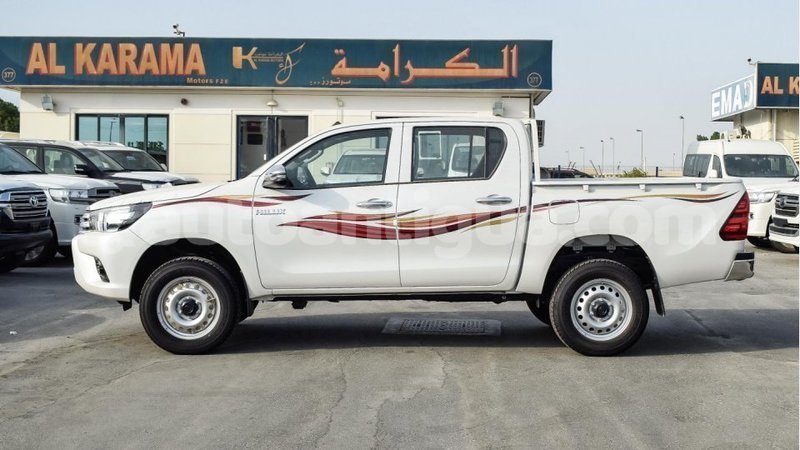 Big with watermark toyota hilux antigua import dubai 2418