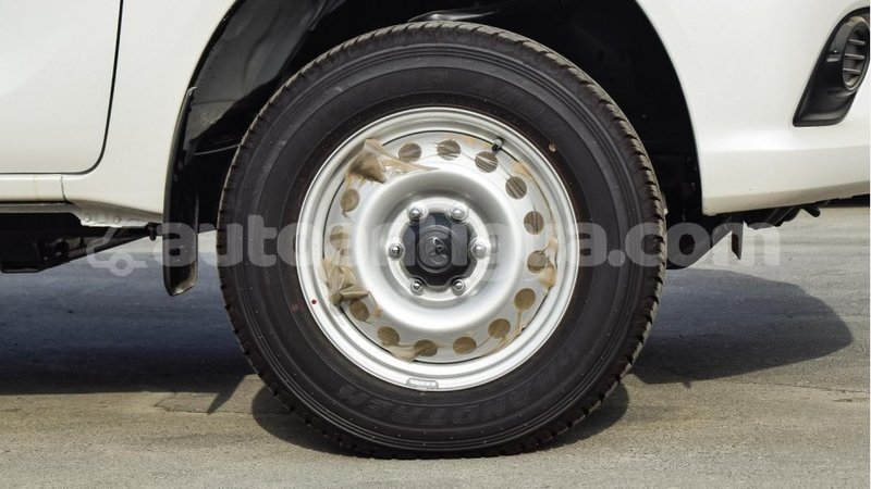 Big with watermark toyota hilux antigua import dubai 2418