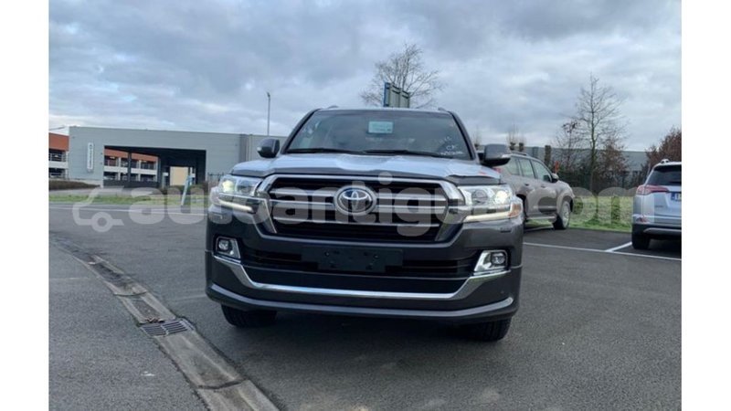 Big with watermark toyota land cruiser antigua import dubai 2422