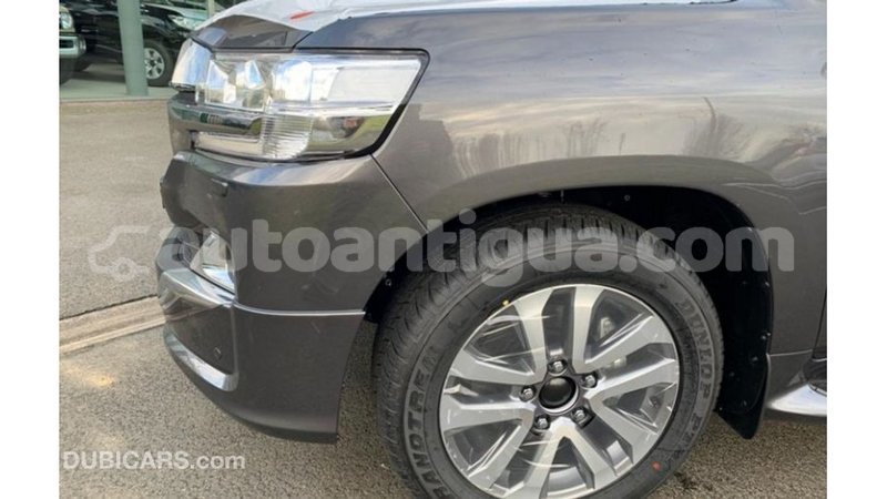 Big with watermark toyota land cruiser antigua import dubai 2422