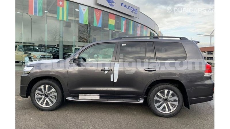 Big with watermark toyota land cruiser antigua import dubai 2422
