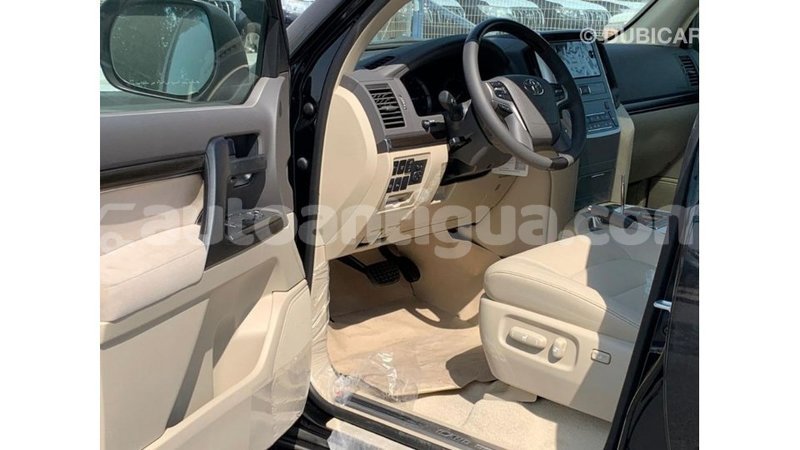 Big with watermark toyota land cruiser antigua import dubai 2428