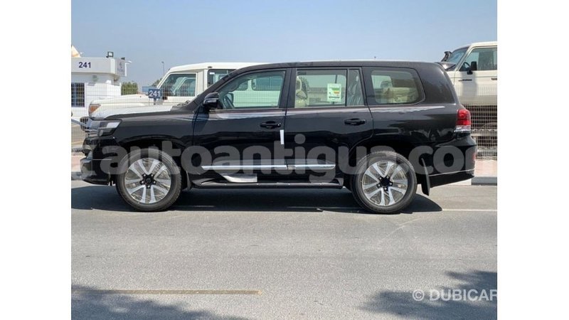 Big with watermark toyota land cruiser antigua import dubai 2428
