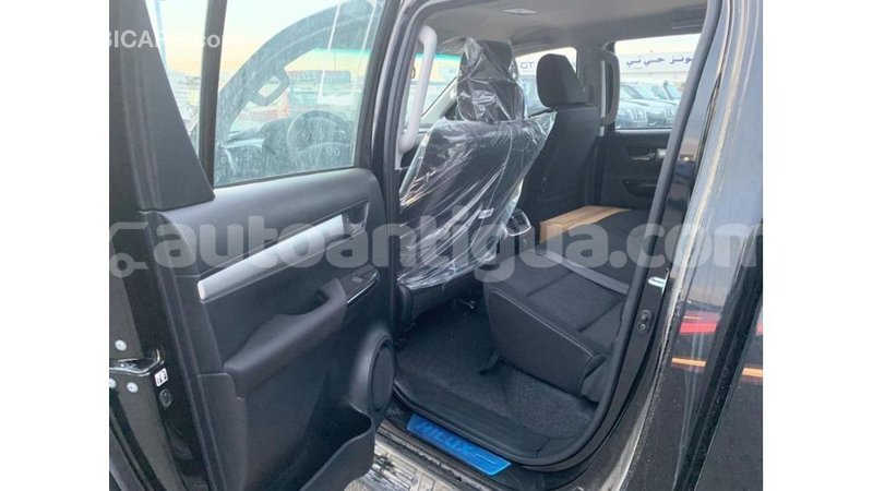 Big with watermark toyota hilux antigua import dubai 2431