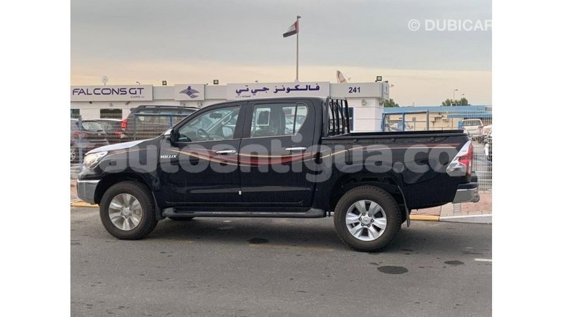 Big with watermark toyota hilux antigua import dubai 2431