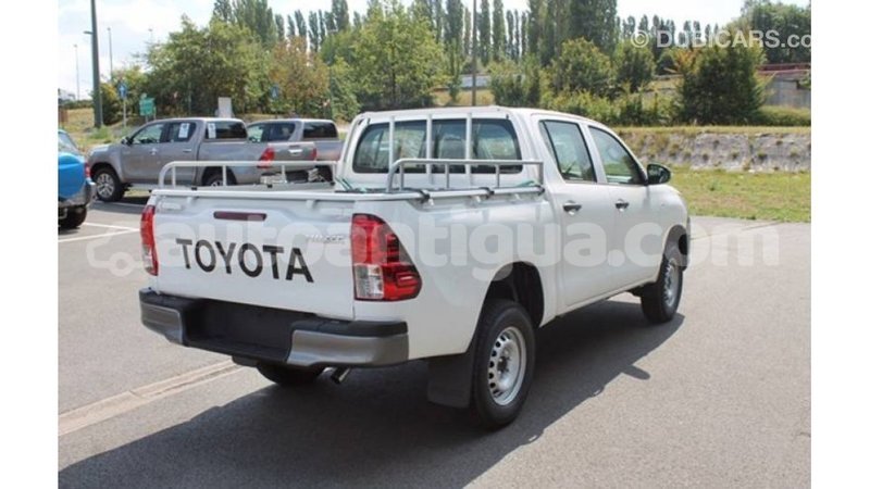 Big with watermark toyota hilux antigua import dubai 2434