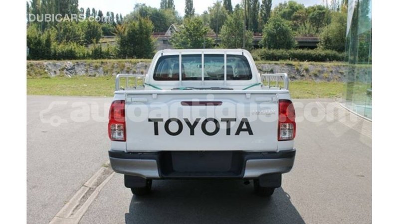 Big with watermark toyota hilux antigua import dubai 2434